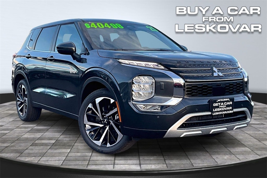 2025 Mitsubishi Outlander Plug-in Hybrid SE's photo