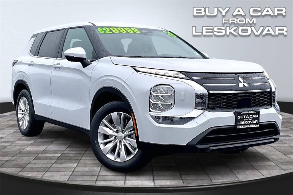 2026 Mitsubishi Outlander ES's photo