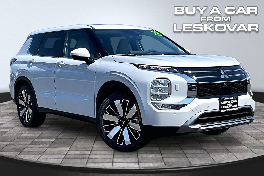 2026 Mitsubishi Outlander SE