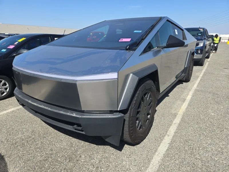 2024 Tesla Cybertruck All-Wheel Drive's photo