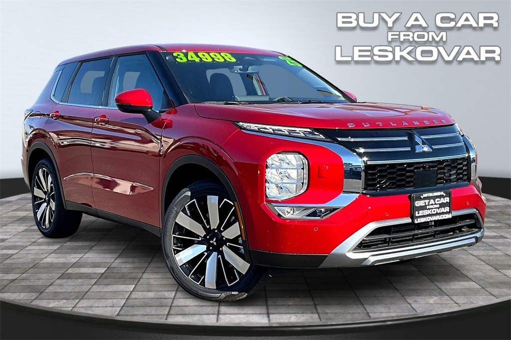 2025 Mitsubishi Outlander SE's photo