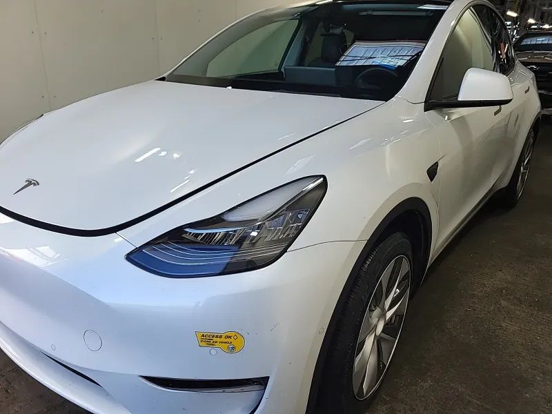 2021 Tesla Model Y Long Range Dual Motor All-Wheel Drive's photo