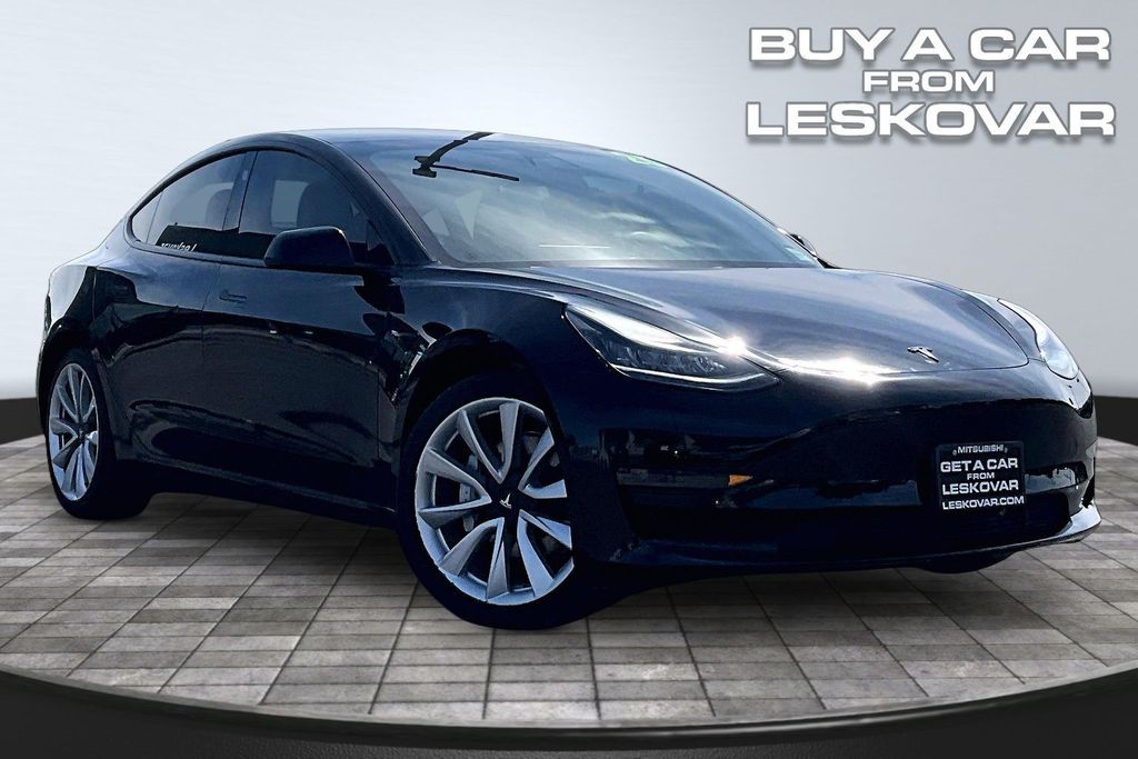 2020 Tesla Model 3 Standard Range Plus's photo
