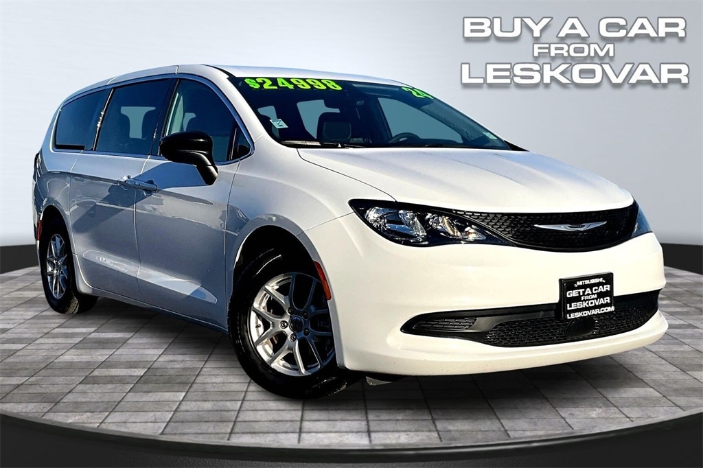 2024 Chrysler Voyager LX Minivan/Van's photo