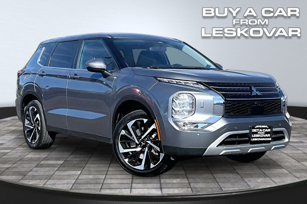 2024 Mitsubishi Outlander SE S-AWC's photo