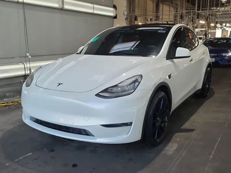 2021 Tesla Model Y Long Range Dual Motor All-Wheel Drive's photo