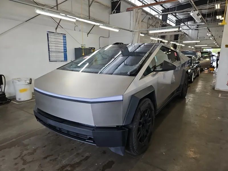 2024 Tesla Cybertruck All-Wheel Drive's photo