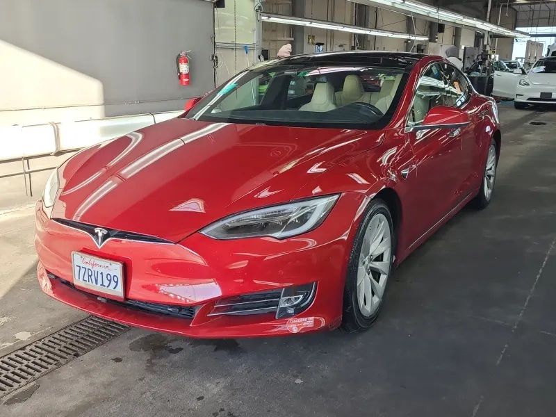 2016 Tesla Model S 90D