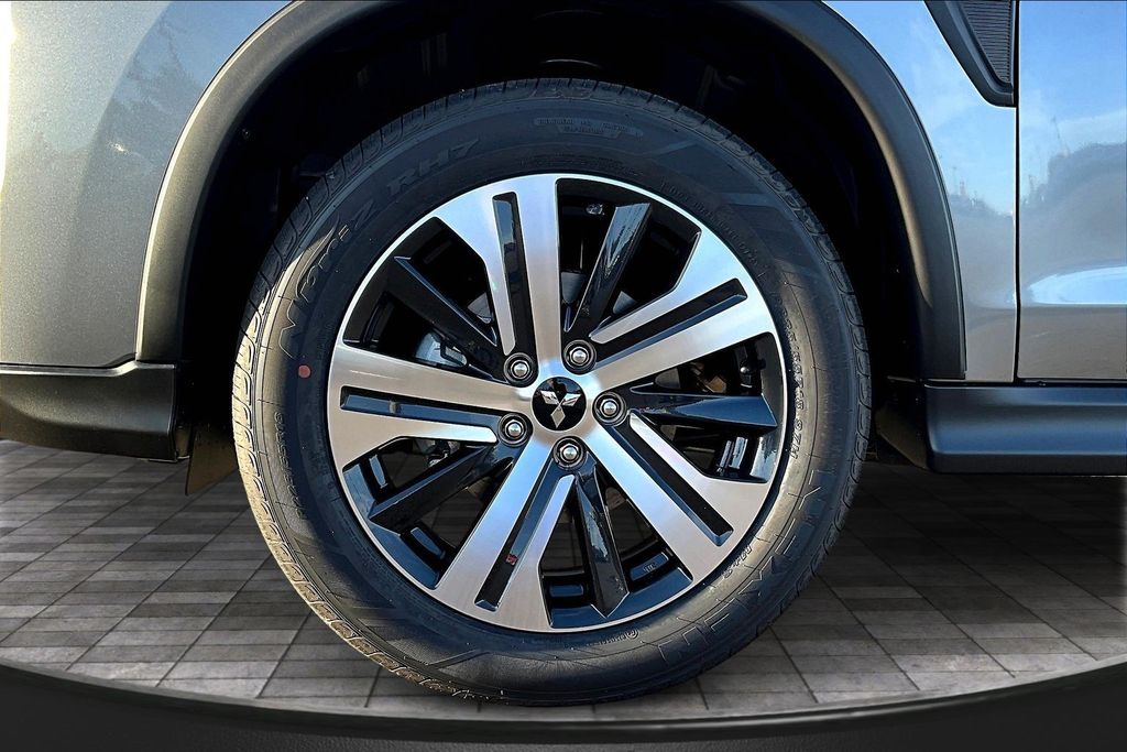 2026 Mitsubishi Outlander Sport ES - Photo 11