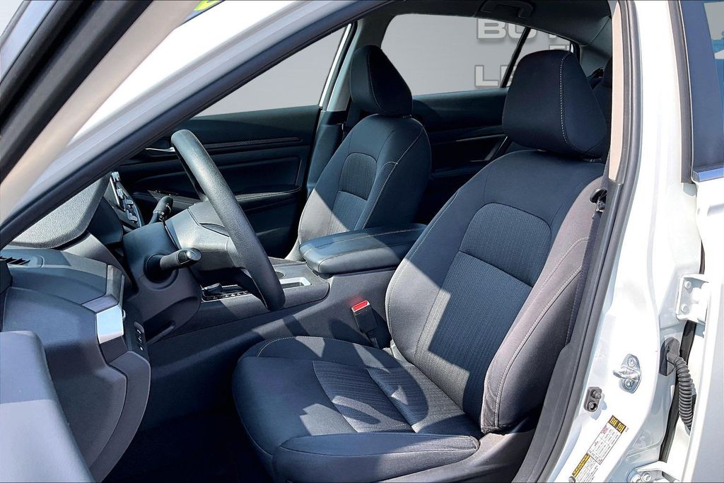 2025 Nissan Altima SV - Photo 24