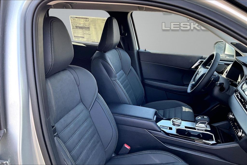 2026 Mitsubishi Outlander SE - Photo 8