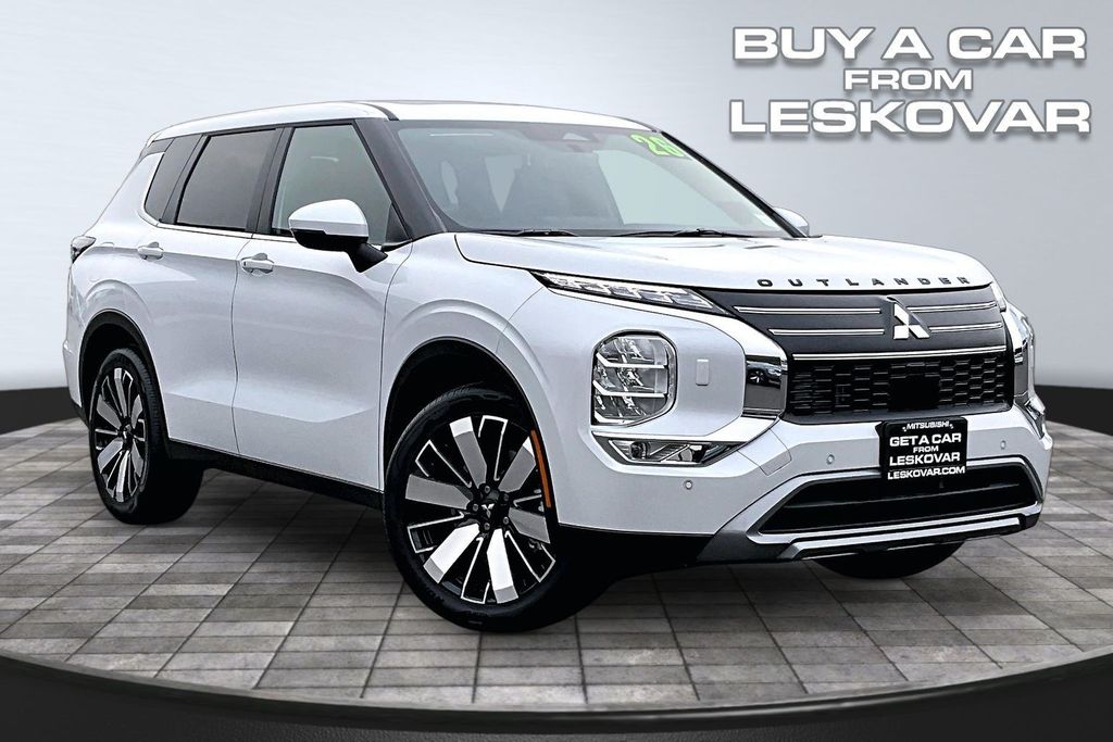 2026 Mitsubishi Outlander SE