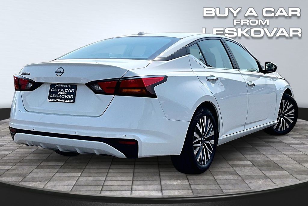 2025 Nissan Altima SV - Photo 13
