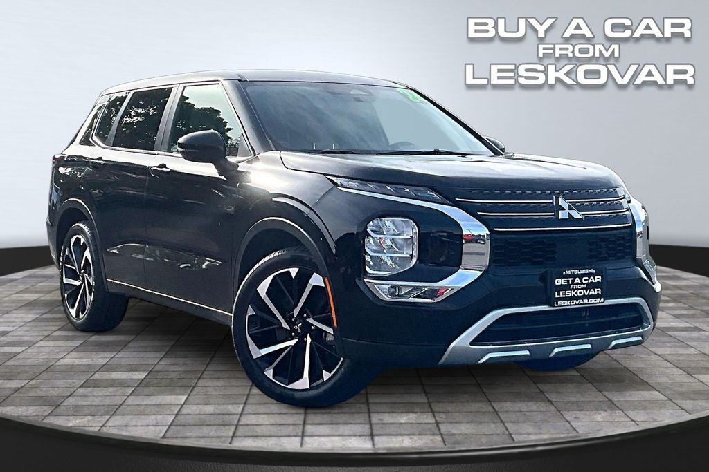 2024 Mitsubishi Outlander SE S-AWC's photo