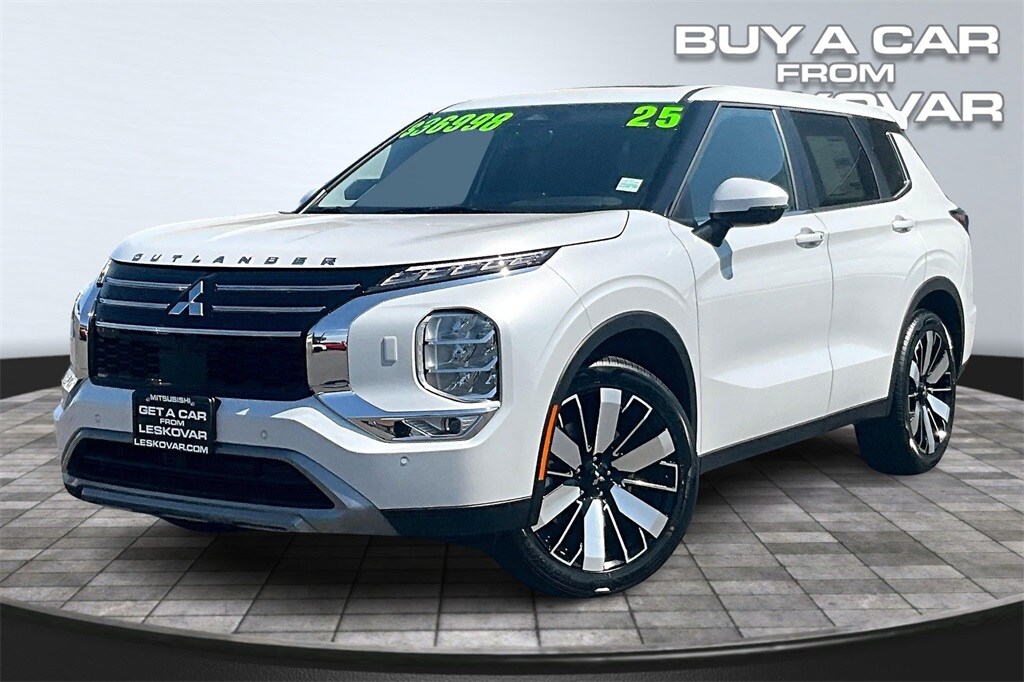 2025 Mitsubishi Outlander SE photo 2