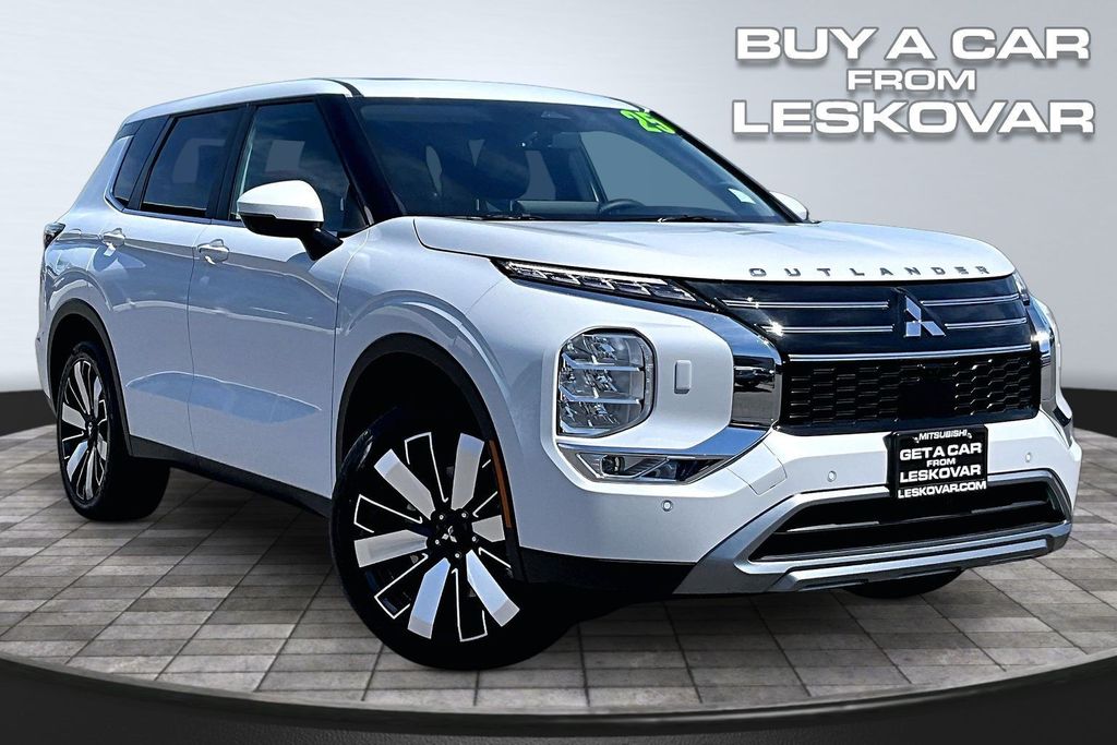 2025 Mitsubishi Outlander SE S-AWC's photo
