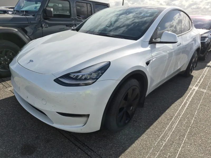 2021 Tesla Model Y Long Range Dual Motor All-Wheel Drive's photo