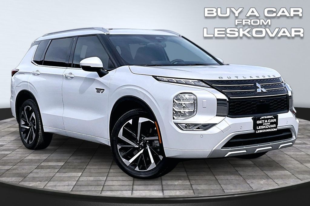 2025 Mitsubishi Outlander Plug-in Hybrid SEL S-AWC's photo