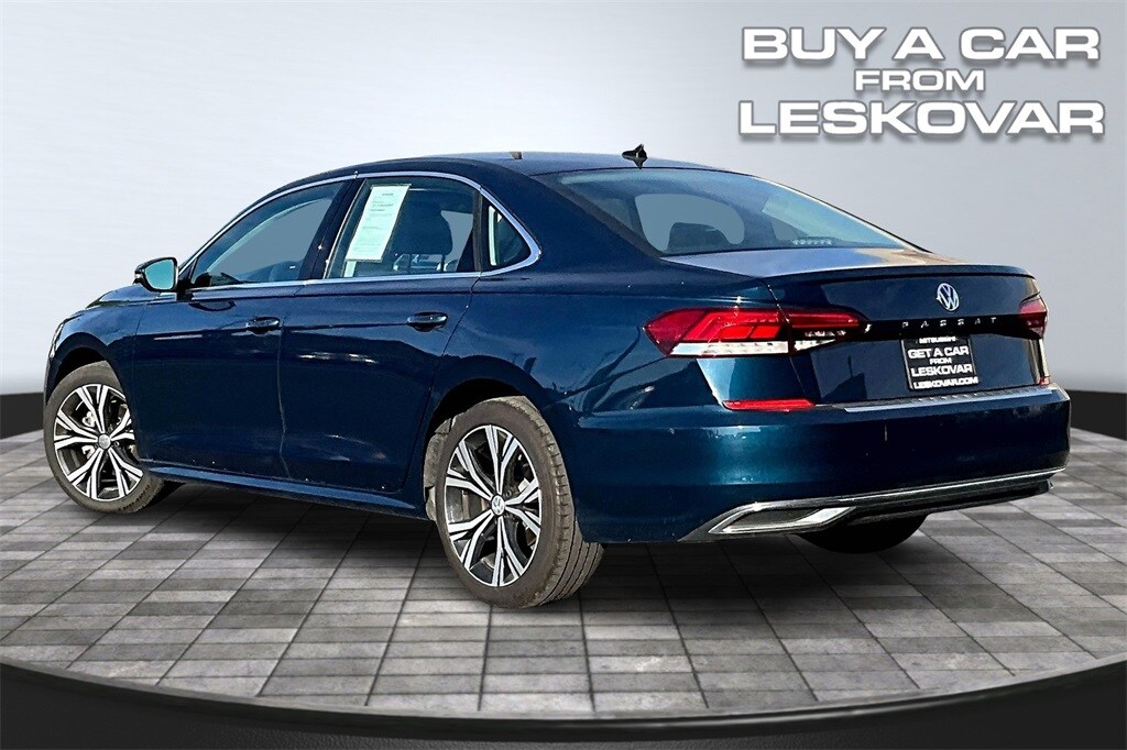 2022 Volkswagen Passat 2.0T SE photo 2