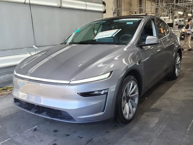 2026 Tesla Model Y Premium All-Wheel Drive's photo