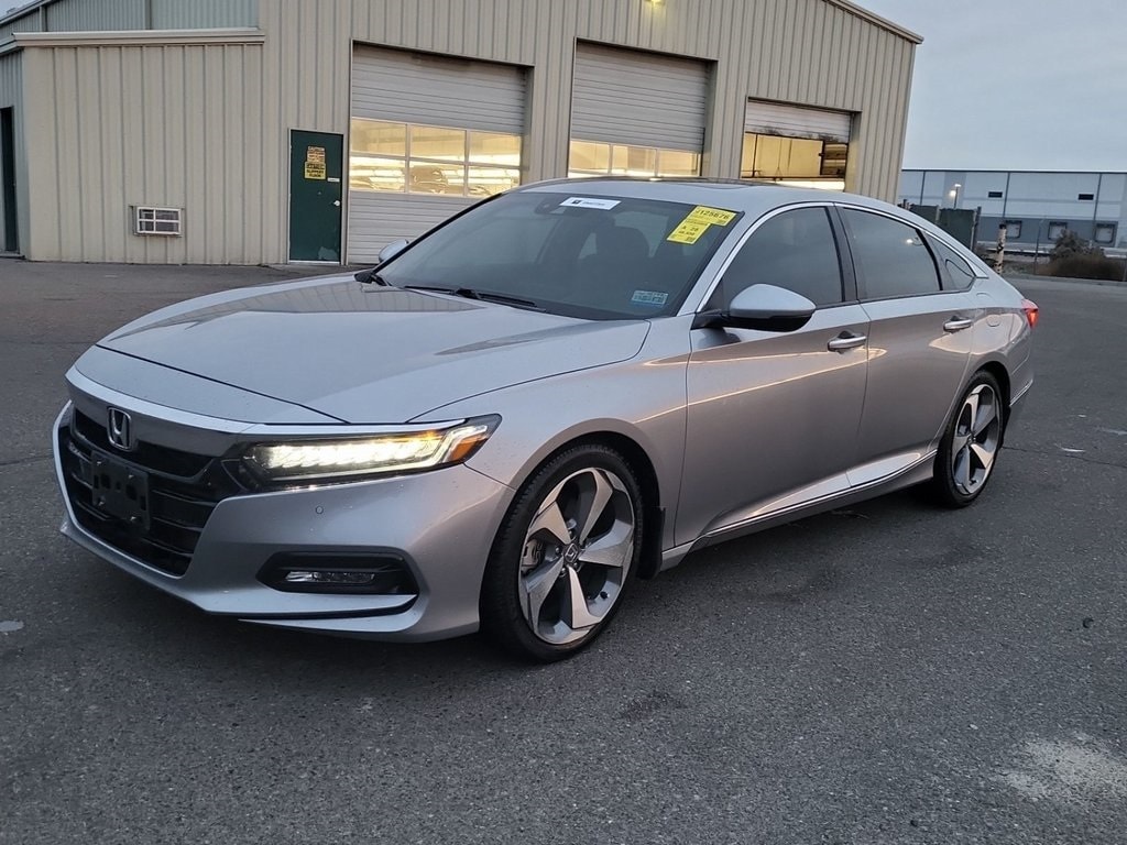 2020 Honda Accord Touring's photo