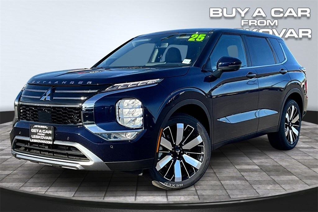2025 Mitsubishi Outlander SE photo 2