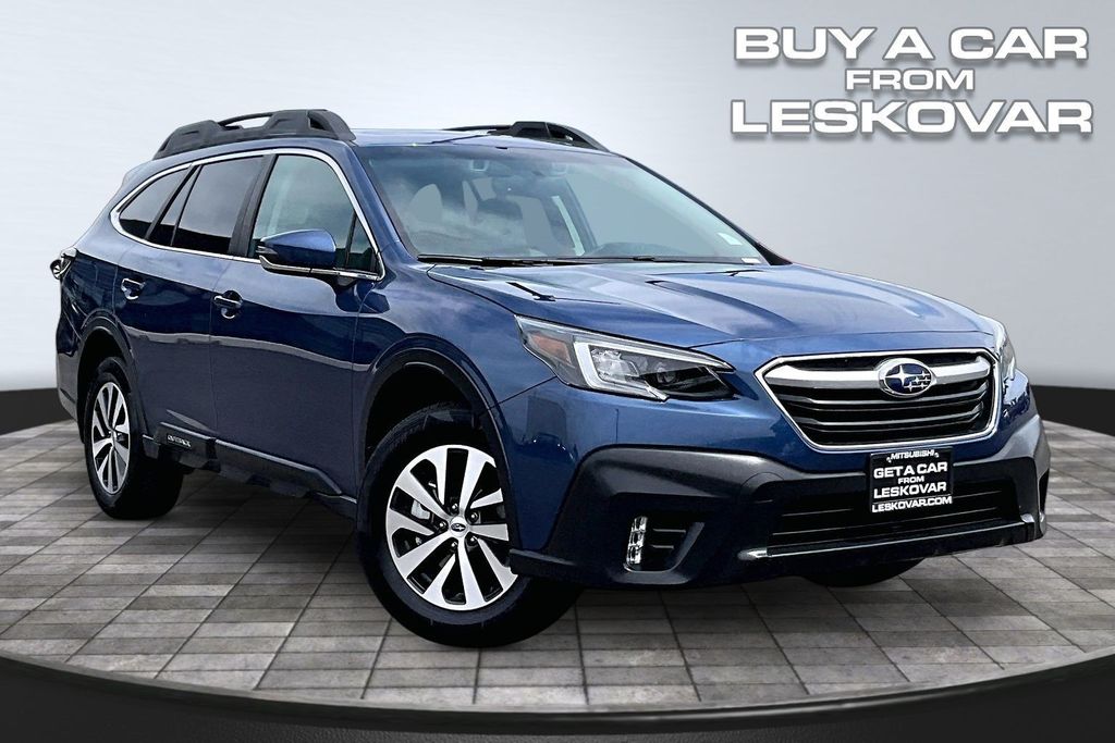 2020 Subaru Outback Premium's photo