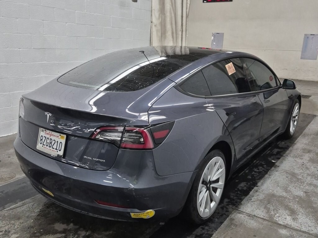 2022 Tesla Model 3 Long Range photo 3