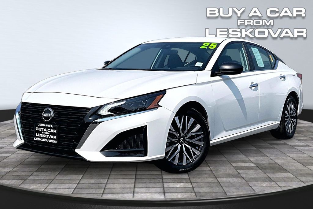 2025 Nissan Altima SV - Photo 12