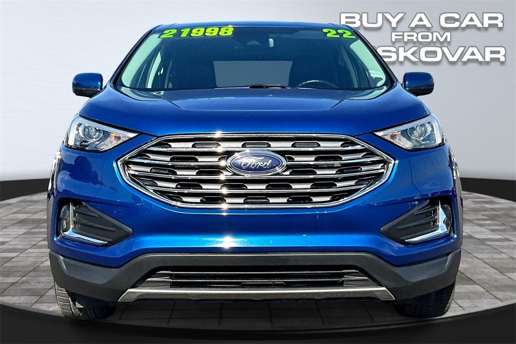 2022 Ford Edge SEL photo 3