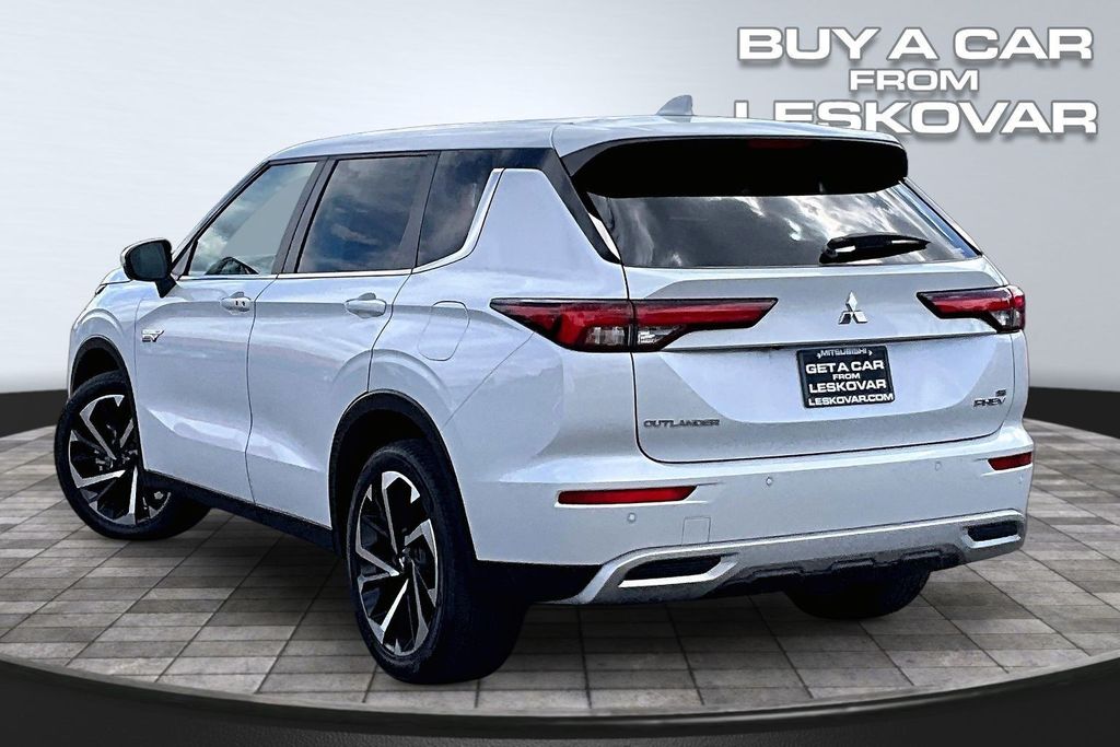Used 2023 Mitsubishi Outlander Plug-In Hybrid SE with VIN JA4T5UA90PZ015813 for sale in Kennewick, WA