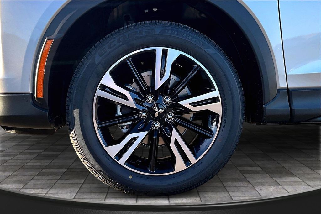 2026 Mitsubishi Eclipse Cross SE - Photo 11