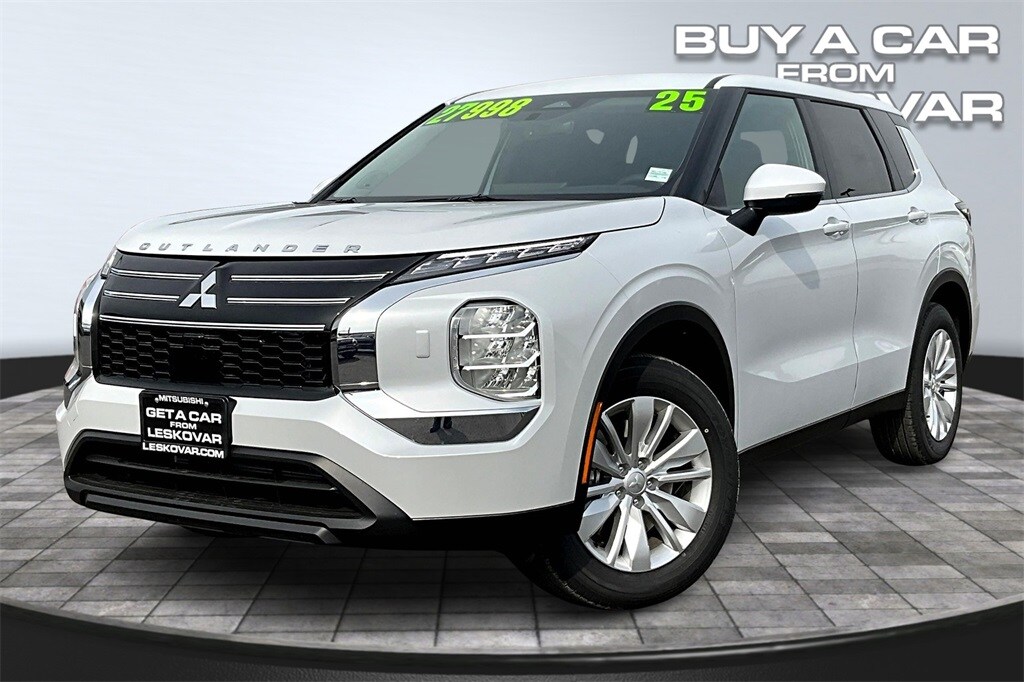 2025 Mitsubishi Outlander ES photo 2