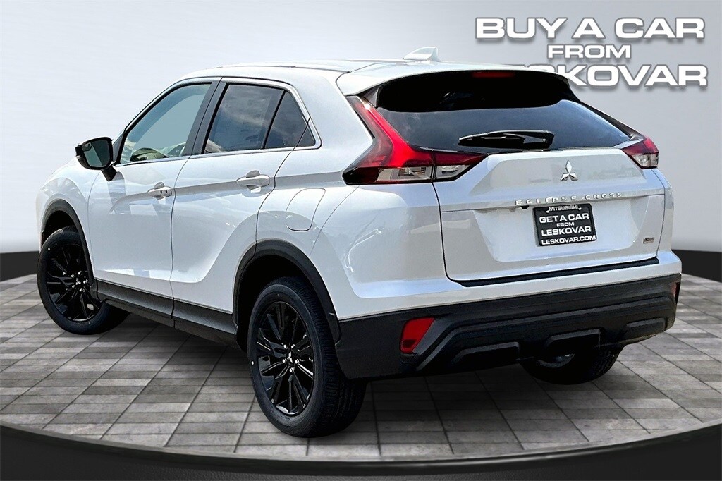 2025 Mitsubishi Eclipse Cross LE photo 3