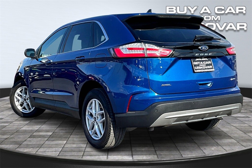 2022 Ford Edge SEL photo 2