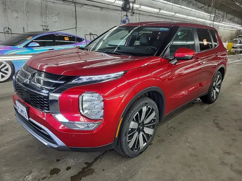 2025 Mitsubishi Outlander SE S-AWC's photo
