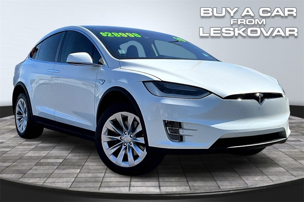 2016 Tesla Model X's photo