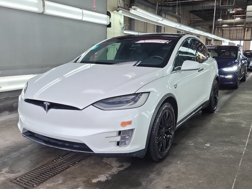 2020 Tesla Model X Long Range's photo