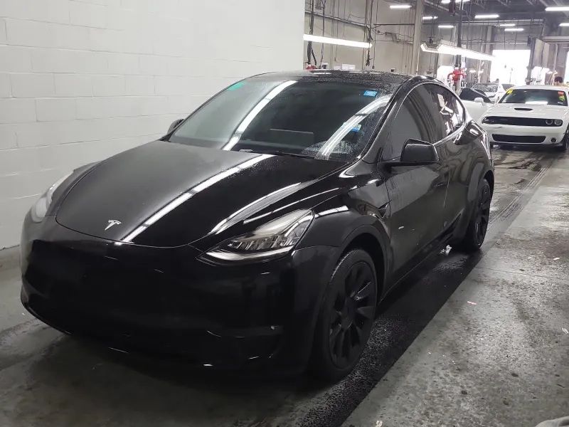 2022 Tesla Model Y Long Range Dual Motor All-Wheel Drive's photo