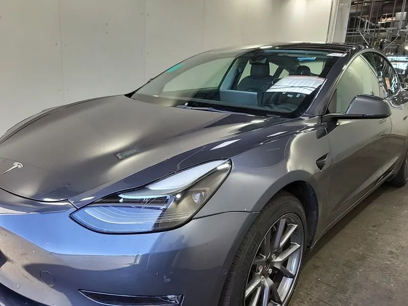 2022 Tesla Model 3 Long Range Dual Motor All-Wheel Drive's photo