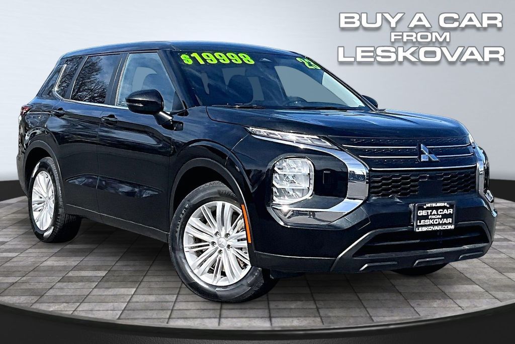 2023 Mitsubishi Outlander SUV 