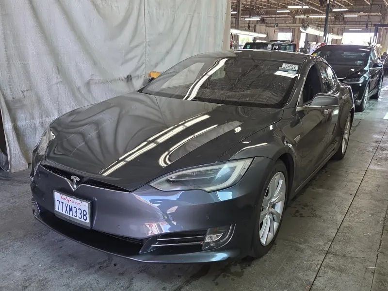 2016 Tesla Model S 90D