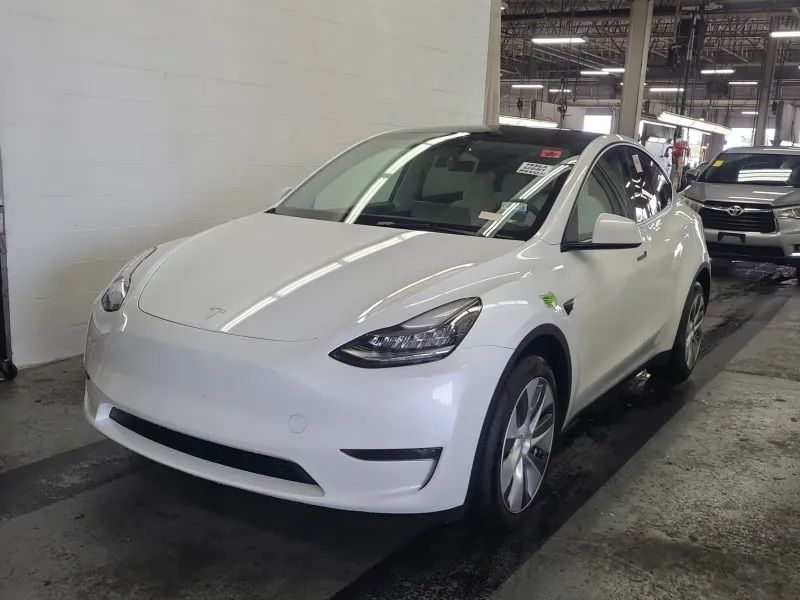 2023 Tesla Model Y Long Range Dual Motor All-Wheel Drive's photo