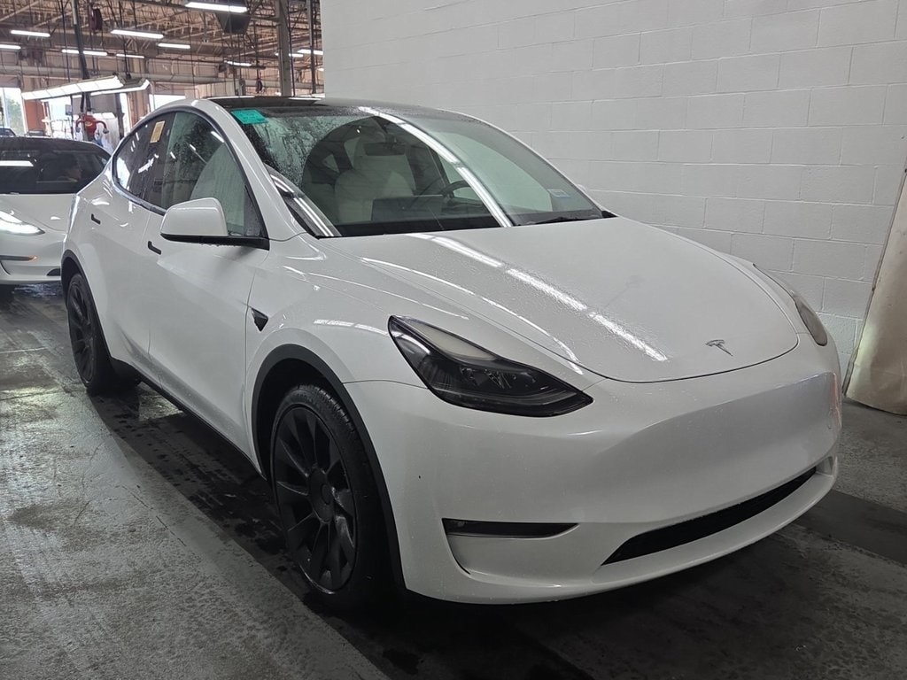 2023 Tesla Model Y Long Range's photo