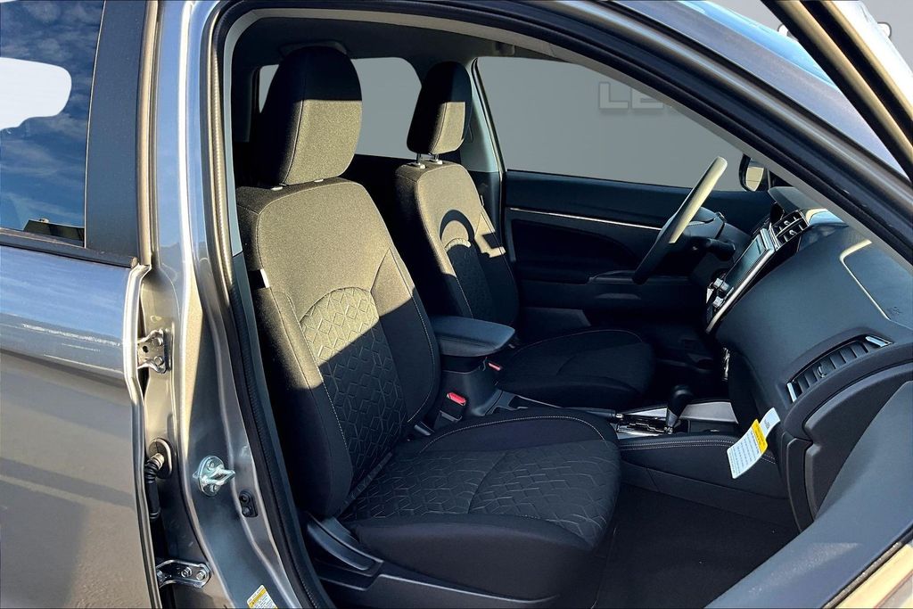 2026 Mitsubishi Outlander Sport ES - Photo 8