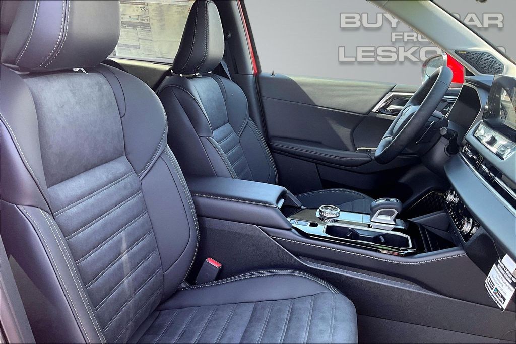 2026 Mitsubishi Outlander SE - Photo 8