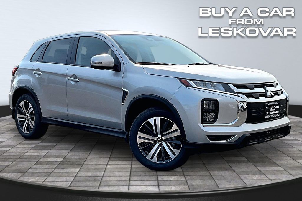 2027 Mitsubishi Outlander Sport SE