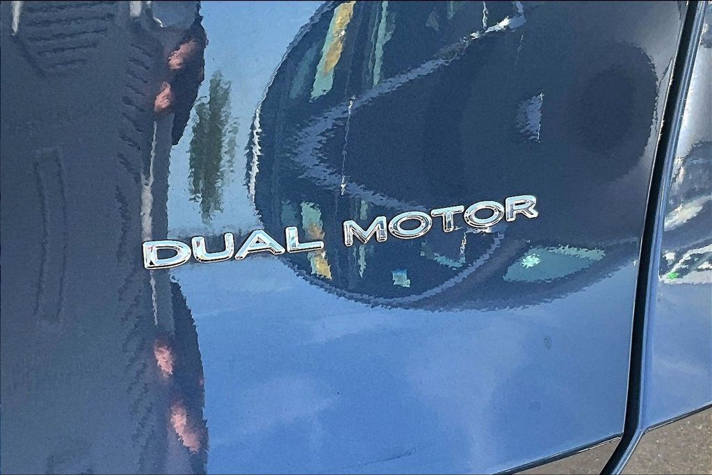 Used 2021 Tesla Model Y Long Range with VIN 5YJYGDEE8MF286228 for sale in Kennewick, WA