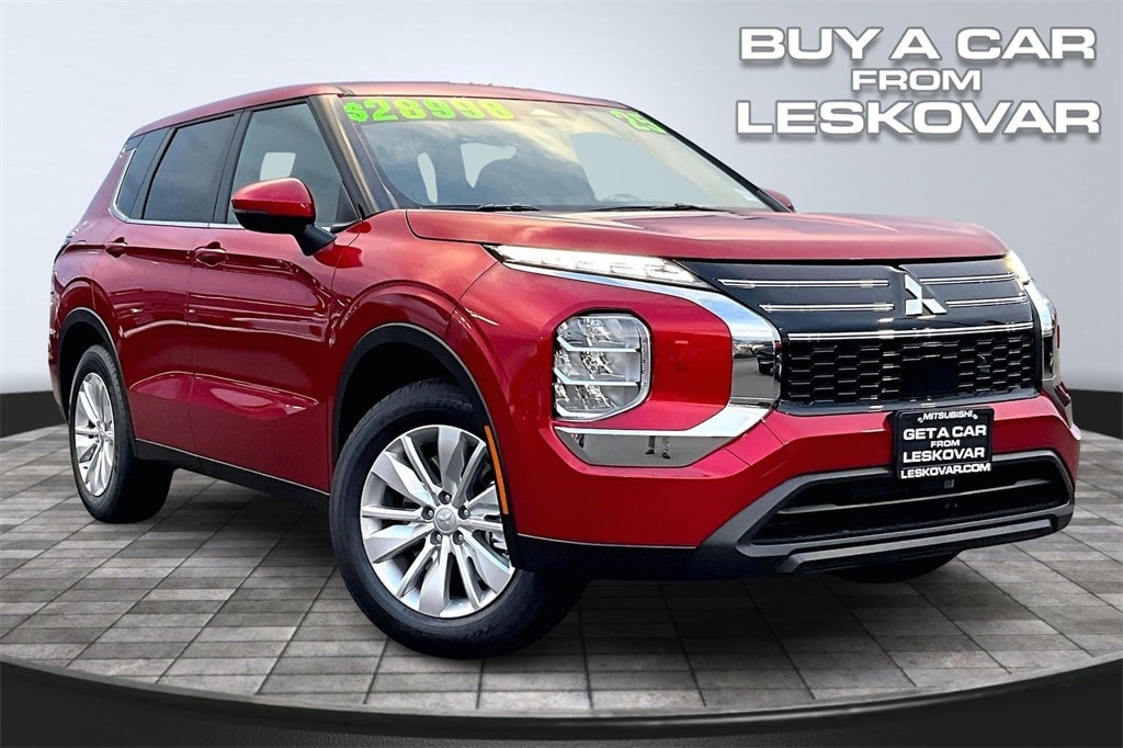 2025 Mitsubishi Outlander ES's photo