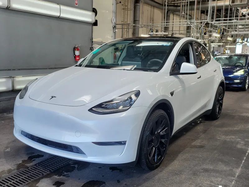 2023 Tesla Model Y Long Range Dual Motor All-Wheel Drive's photo